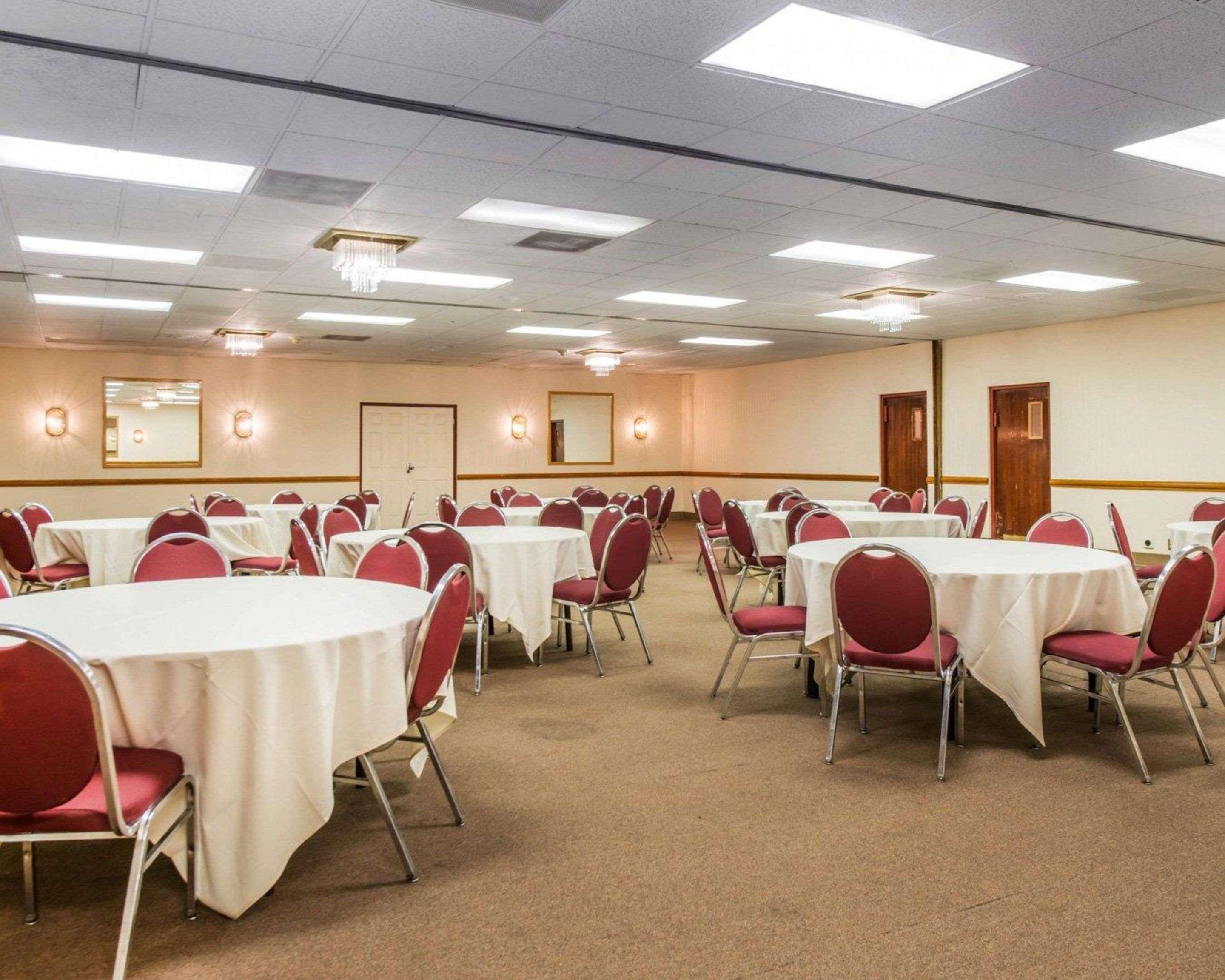 Clarion Inn And Events Center Pueblo North Exterior foto